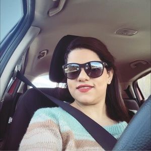 Meet your Posher, Roshanak